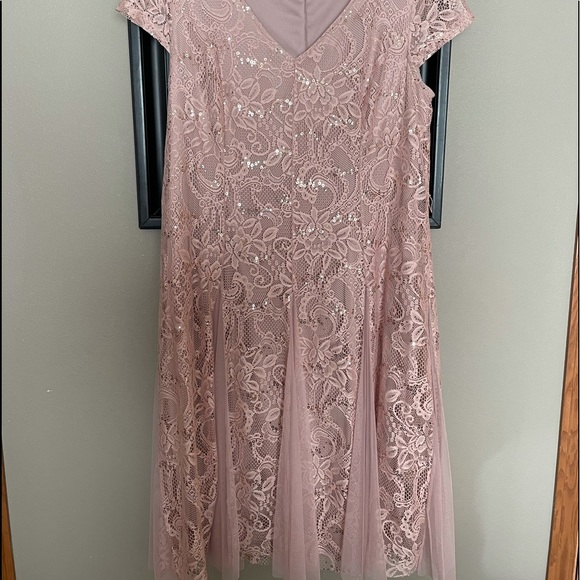COPY - Dusty Rose Midi Dress - Picture 2 of 2